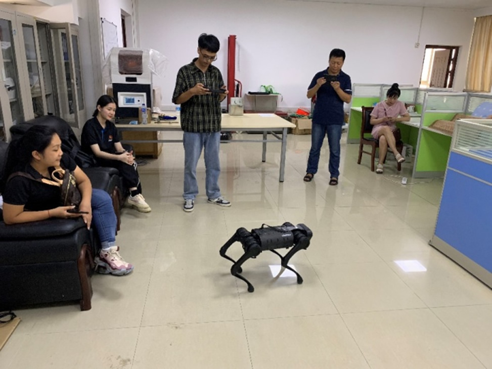 广西科技大学智能机器人推广
